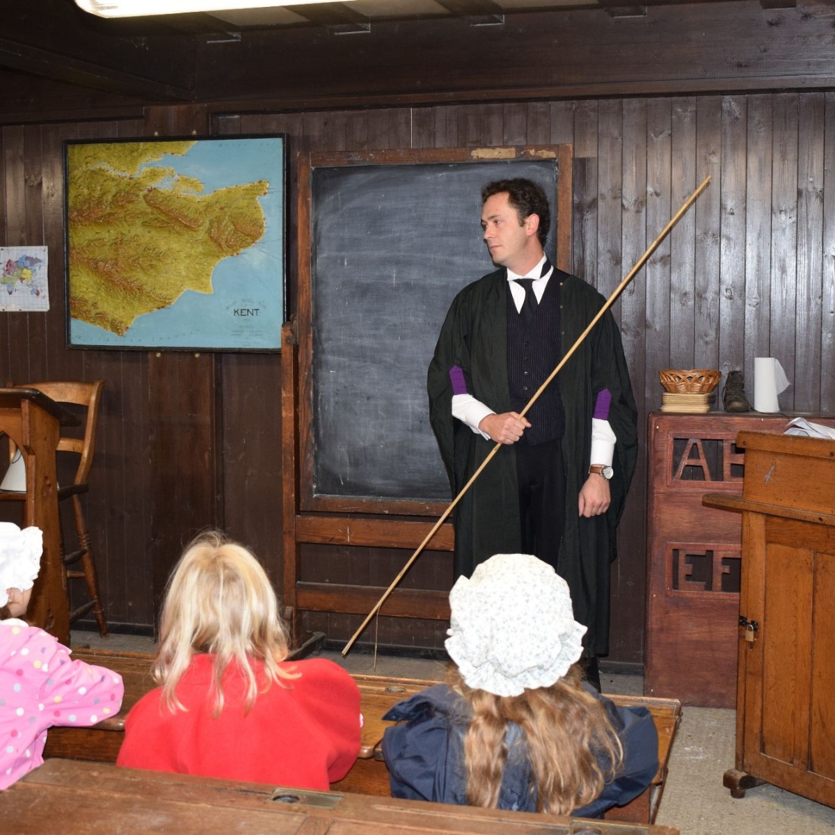 marlborough-house-school-year-3-goes-back-in-time